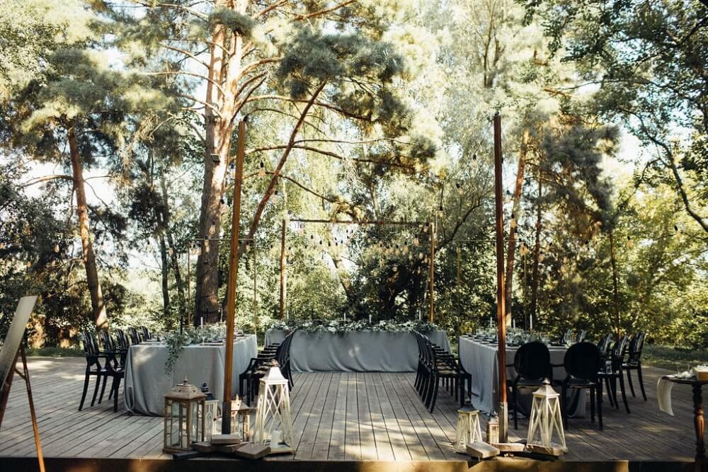 оформление лесной локации свадьбы